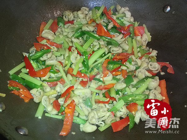 青椒芹菜爆大肠