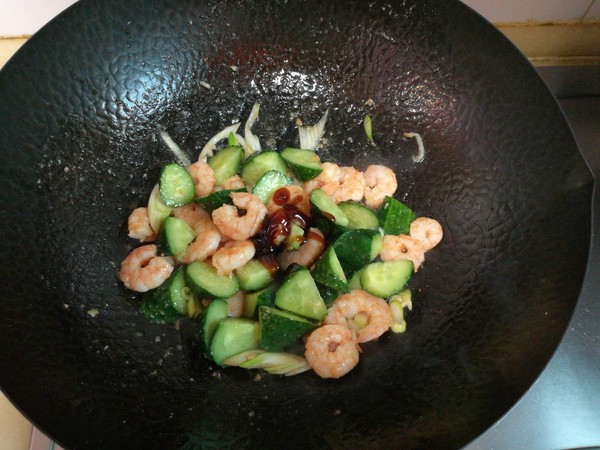 黄瓜炒虾仁的做法