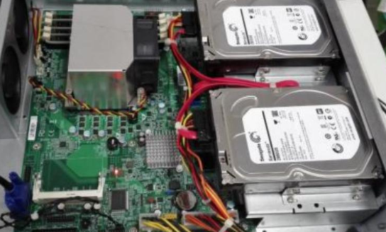 一块主板可以接多少个硬盘