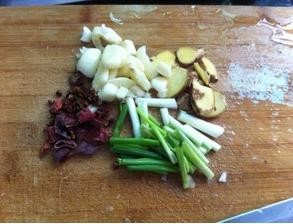 制作蘑菇炖鸡