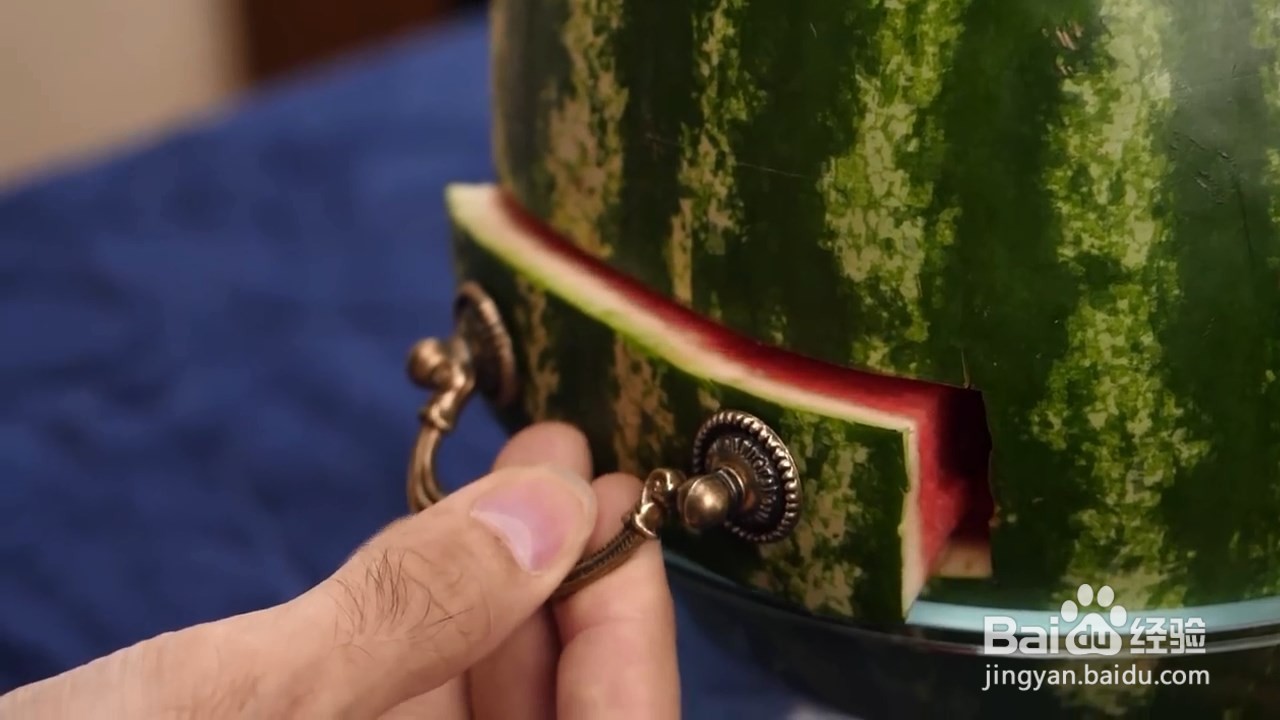 这个装饰物也太好看了，只需要用西瓜就能制作！