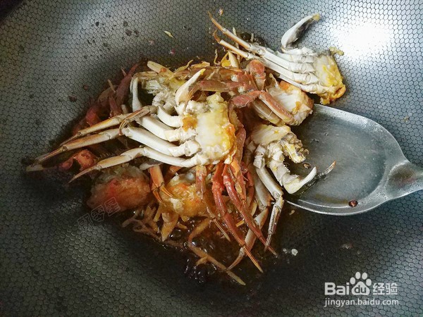 如何烹饪美味家常的香辣大闸蟹