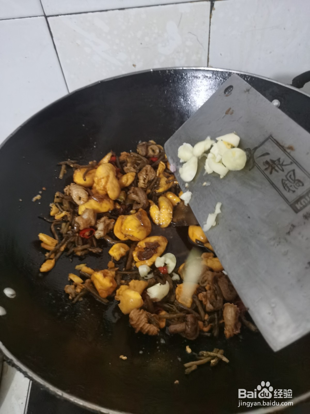 如何炒鸡内蛋和蛋肠?