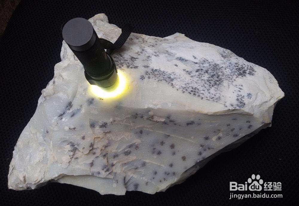 罗甸玉一日游时最简单、最可靠的鉴定真玉的方法