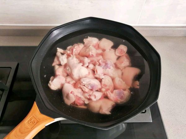 胶原蛋白蛋白黄豆焖猪蹄