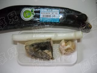 腊味茄肉生煎包