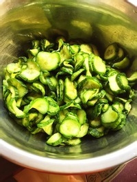 腌制菜——肉丁炒青瓜制作方法
