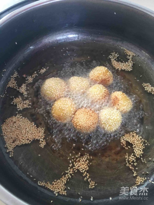 红薯糯米芝麻球