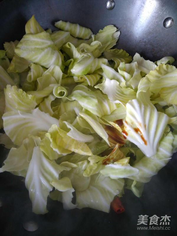 手撕卷心菜的做法