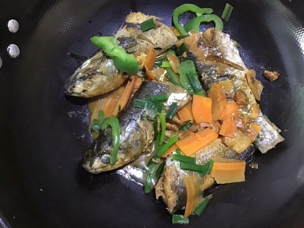 青椒萝卜焖乌鱼