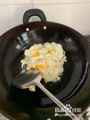 健康养生佳品咸鸭蛋炒苦瓜的做法