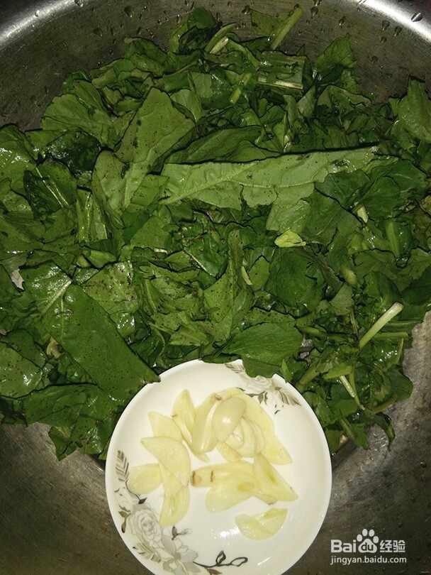 小炒蒜蓉萝卜缨