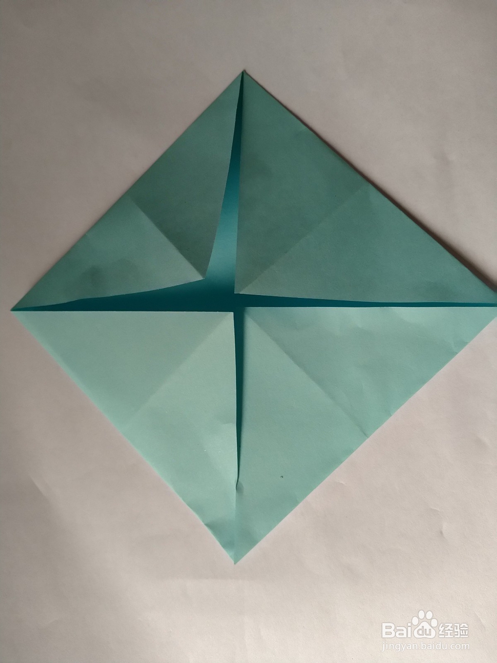 幼儿园小朋友学折纸-折桌子