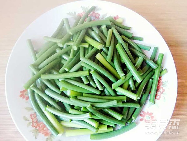 蒜苔炒肉的做法