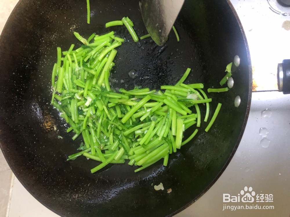 家常蒜片炒茼蒿