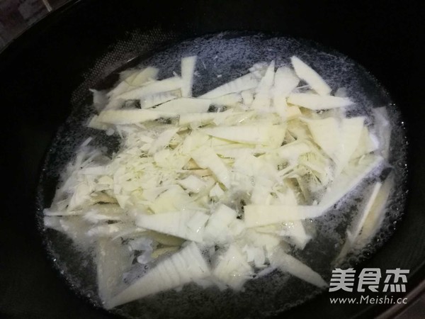 酸辣冬笋炒肉丝