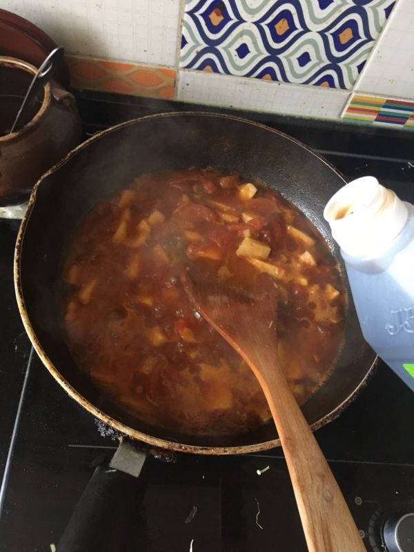 金针菇酸汤肥牛卷