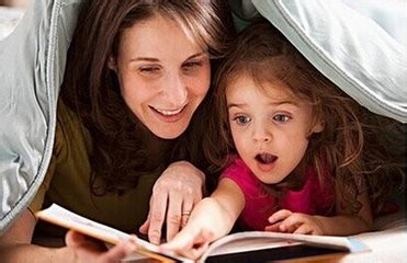 <b>年轻的父母给宝宝讲睡前故事有什么好处</b>