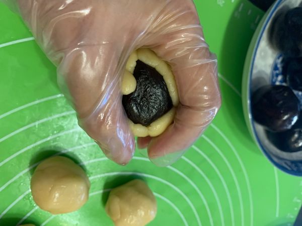 枣泥蛋黄螃蟹月饼
