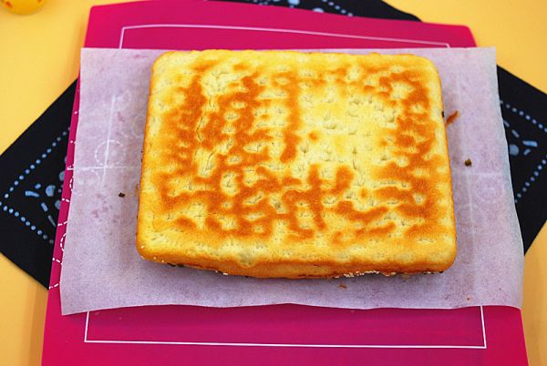 葱香肉松面包卷