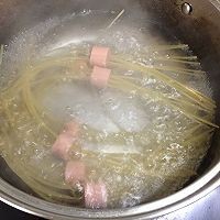 如何制作美味的丘比沙拉汁穿肠意面