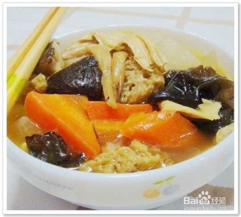食疗养生素食菜谱:萝卜腐竹煲