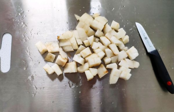 桃胶银耳雪梨羹