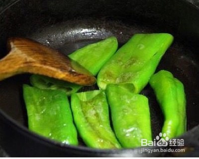 虎皮尖椒的做法