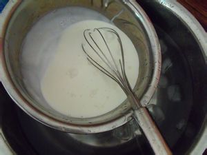 芒果鲜奶冰激凌