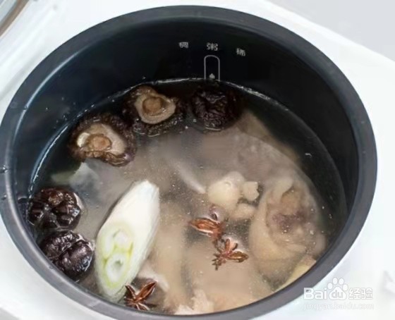 暖心暖胃，香菇鸡汤