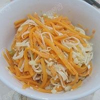 胡萝卜拌金针菇