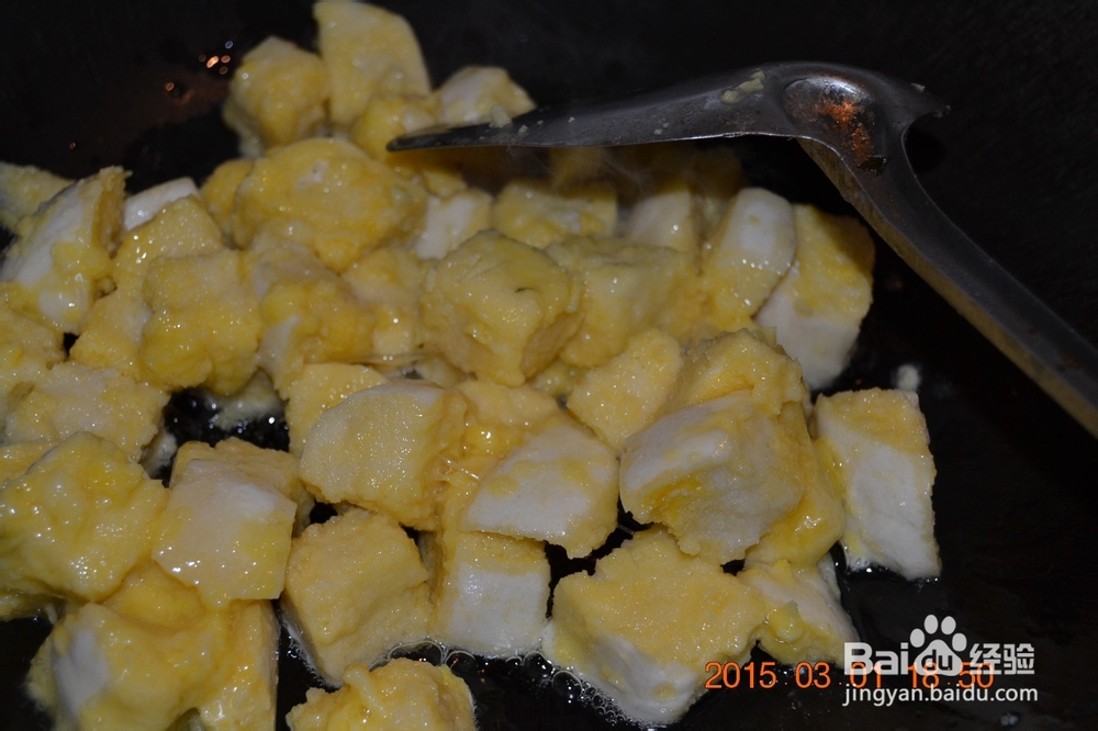 简单处理剩馒头-黄金鸡蛋馒头块