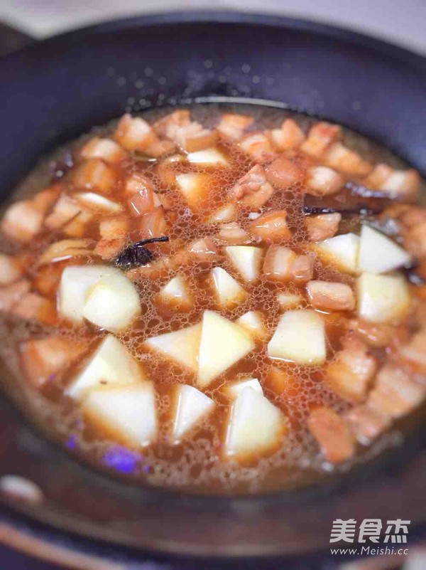 土豆红烧肉的做法