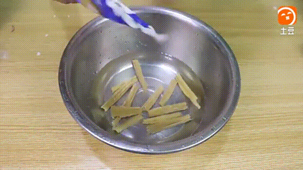 既快速又最大限度保留营养的腐竹泡发方法!