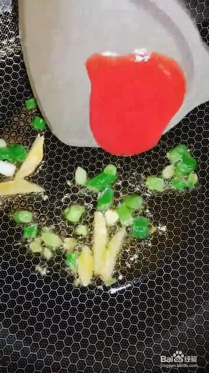 如何在家弄好吃美味的鸡翅包菇