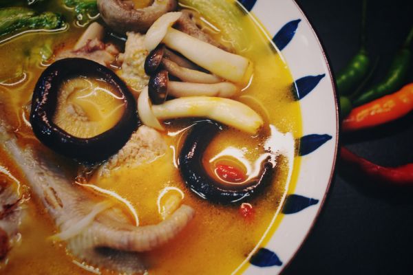 搭配多种蔬菜蘑菇