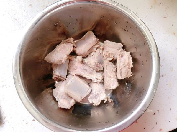 红烧小排炖土豆