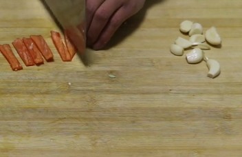 如何制作美味的凉拌黄瓜