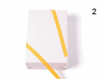 怎样包装礼物之4、基本的双斜线形丝带系法