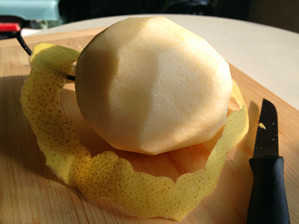 川贝炖雪梨要放水吗