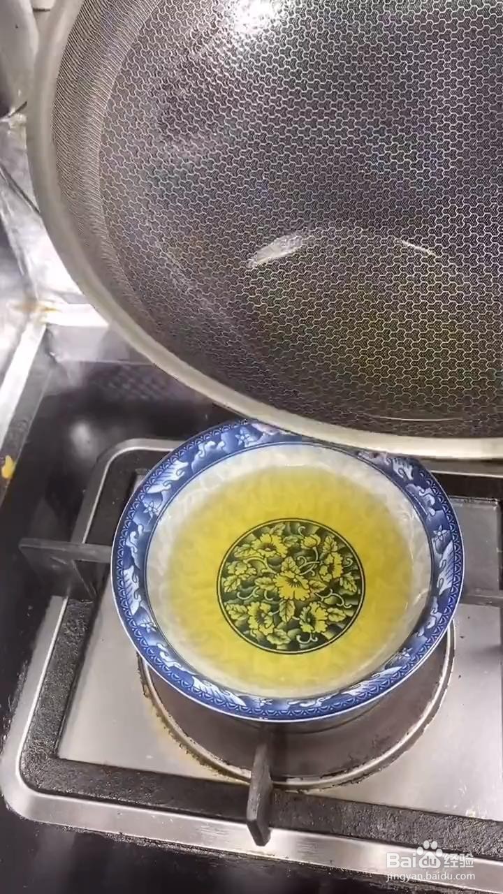 如何煎鱼不粘锅？