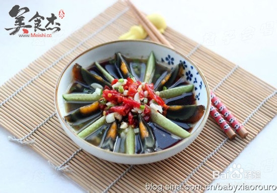 剁椒黄瓜皮蛋的做法