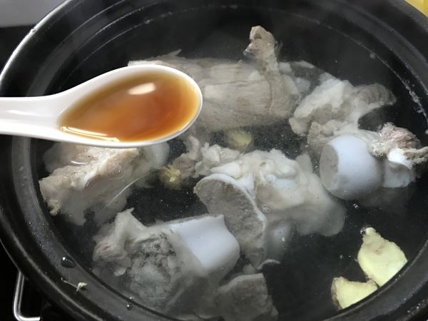 筒骨玉米山药煲