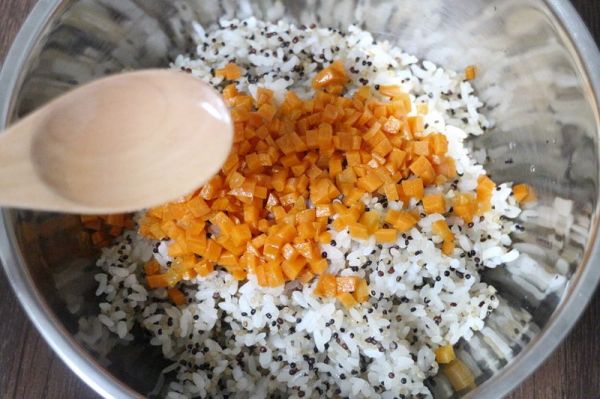 金枪鱼藜麦饭团