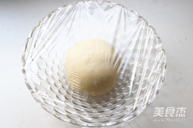 香肠玫瑰花沙拉面包