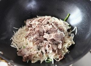 怎么做好吃又下饭的金针炒肥牛