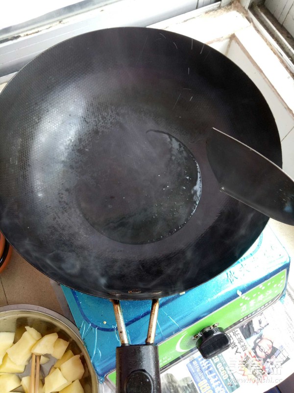 砂锅肥肠的做法