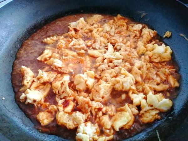 鸡蛋酱拌手擀面