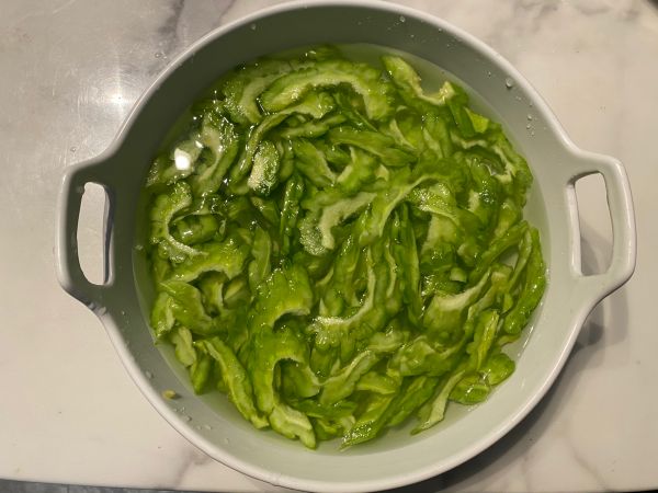 豆豉鲮鱼炒苦瓜