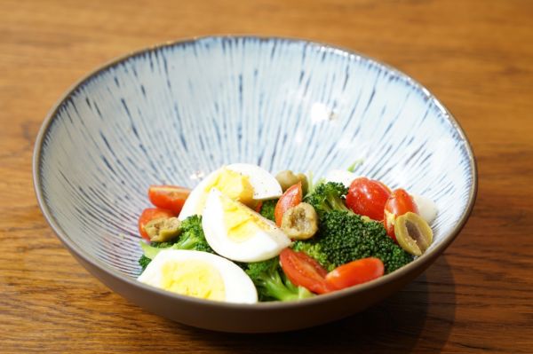 魔鬼蛋配西兰花沙拉